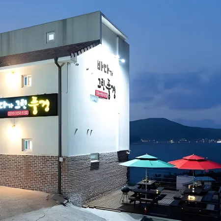 Geoje Badageurigo Pension Отели рядом с достопримечательностью «Скала Синсондэ»