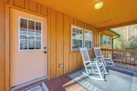 8 Mi to Chattooga River: Pet-Friendly Mtn Cabin - 3-Star