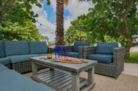 Wow! 3 Br! Remodeled Waterfront Unit, Sapphire Beach, Ocean View, Private Patio Hotels in Saint Thomas