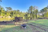Riverfront Fishing: Home in Columbus w/ Grill - 3-Star