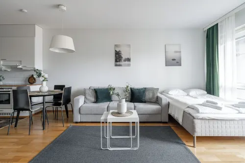 Modern 1Br Apt with Sauna, Balcony & Free Parking - Alojamientos
