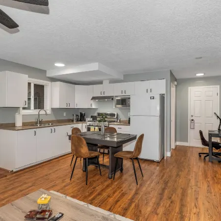 Knockan Hill Rentals - Ground Floor Suite