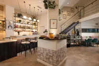 Urban Nest - Suites & Apartments