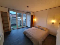 Maison en Pierre Avec Piscine Privée Dans un Domaine Clos et Arboré de 2200 m2 Hotels in Vorey