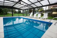 Days Inn by Wyndham Sierra de la Ventana - Pools