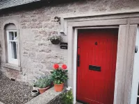 Woodview - Idyllic Cottage in the Country Hotels in Forfar