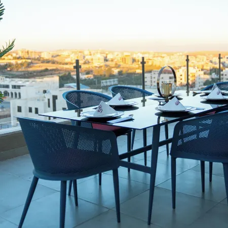 Lijam Apartments