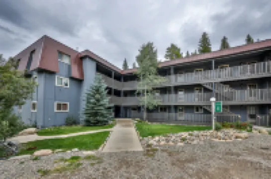 Spacious Deck and Recreation Center - Stylish Ground Floor Retreat