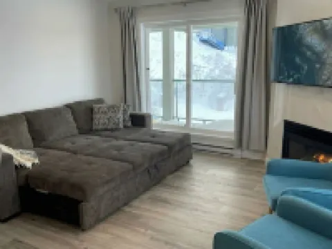 Penthouse MW Hotels in Courtenay