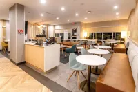 TownePlace Suites Conroe - breakfast