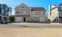 Steps to the beach!  6-bed/5 bath newly renovated house in S Bethany Beach!