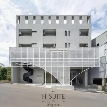 H suite inn Отели рядом с достопримечательностью «Станция Changhua»