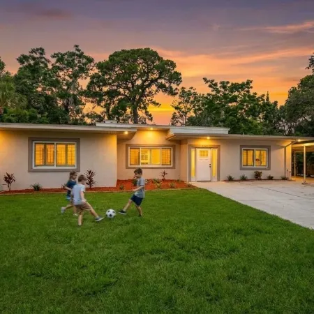 Sun-Soaked & Heated Pool Home - Minutes to Siesta Key