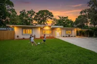 Sun-Soaked & Heated Pool Home - Minutes to Siesta Key - สระว่ายน้ำส่วนตัว