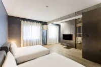 Hotel Everrich - Rooftop Pools