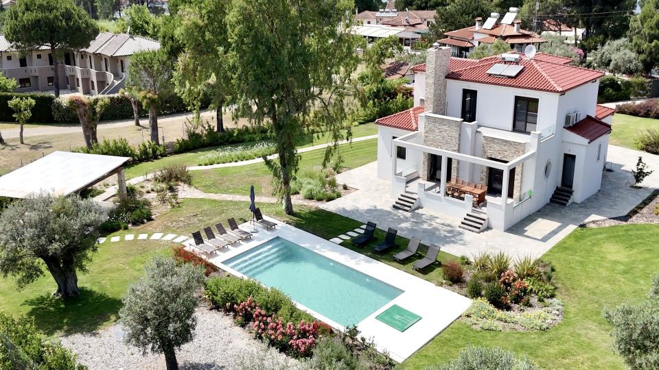Luxury Rental Villa for 14 People