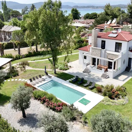 Luxury Rental Villa for 14 People Hotels in Sithonia