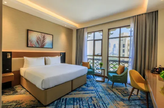 S19 Hotel-Al Jaddaf Metro Station