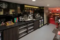 Ramada by Wyndham Leeds East - Quầy bar