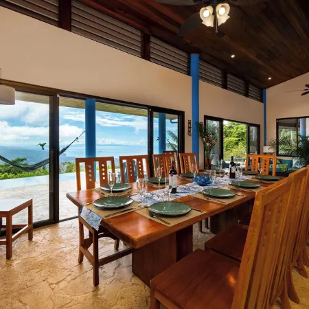 Stunning Ocean View-Rainforest Villa. Concierge, Breakfast/Housekeeping M-F.