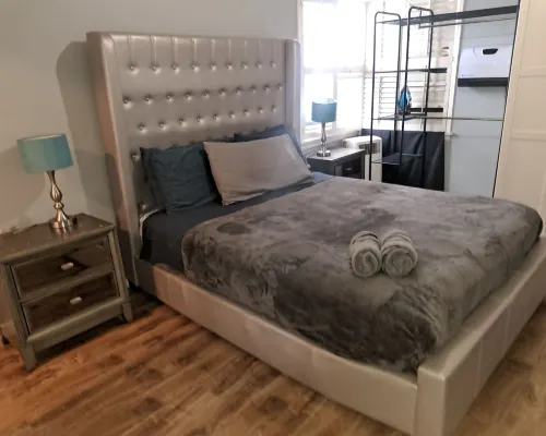 Charming 1 bedroom apt in Beverly Hills Hotels near Bel Air