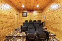 Dogwood Grand Cabin Hot tub and Games