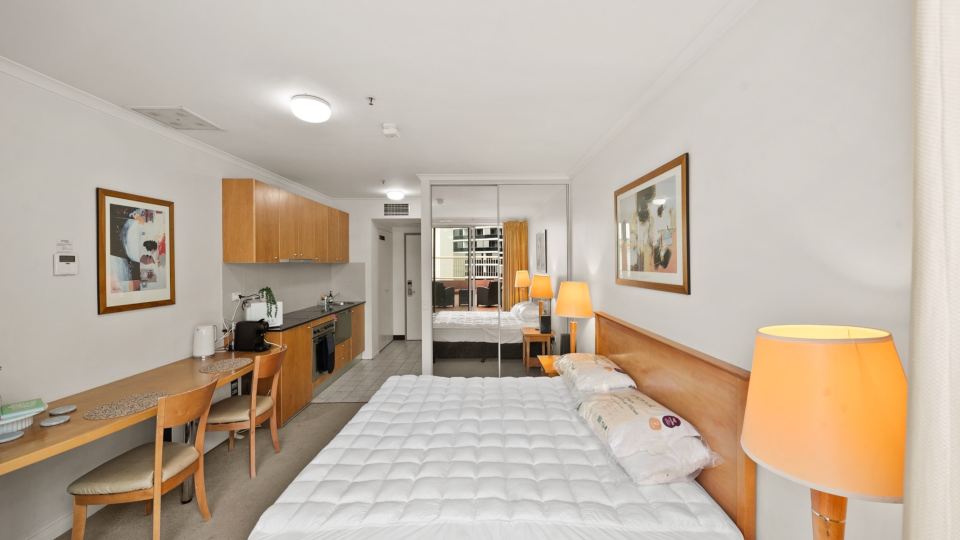 Central ACT Studio with Indoor Pool and Gym