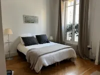 GuestReady - Luxurious Charm Near Arc de Triomphe - บังกะโล