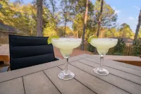 +Golf Cart +Jacuzzi + Ping Pong + 0.6 Miles to Historic Village and Pinehurst #2