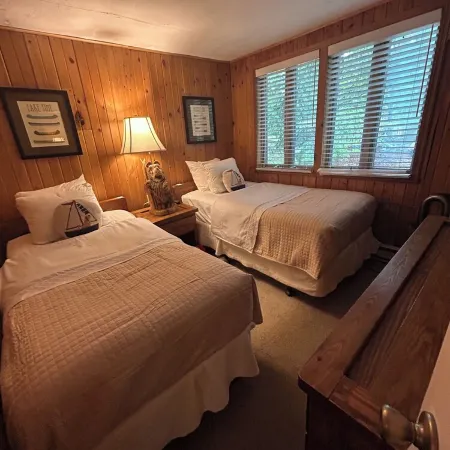 Lakefront Cabin, Finnish Sauna, Kayaks, Dock, Hot Tub, Gardens - Owls Nest, DCL