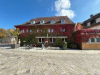 Hotel Restaurant Kaiserstuehler Hof Hotels in Breisgau-Hochschwarzwald