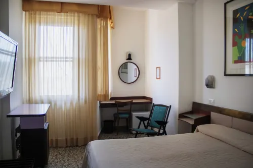 オテル ナポレオン リミニ – シティ & ステーション