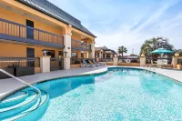 Quality Inn & Suites Civic Center