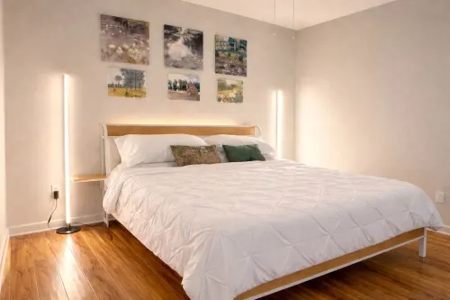 Downtown View, King Bed, Quiet, Free Parking