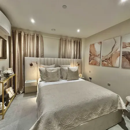 Contemporary Bromley Penthouse With Balcony