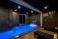 #1 Booked Largest Estate Villa in Tulum Region, Indoor Pool, Gym, Walk to Beach - فلل