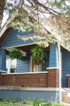 Cozy Cottage on Main. Halfway between the Ark and Creation Museum!