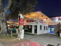 Classic One-Bedroom Apartment W King bed Hotels in 