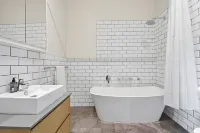 StayNest Guesthouse - Bay House