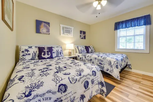 Sun, Sand & Smiles! Ocean Isle Apt w/ Balcony - balcony