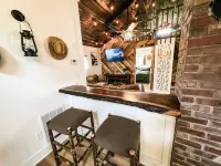 Cowboy Bunkhouse hot tub/lake/farm/nature - 레지던스