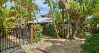 Trinity Beach Club Holiday Apartments