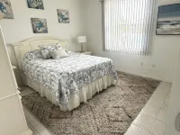 Cheerful & Vibrant Home Near Mineral Springs Hotels in Warm Mineral Springs