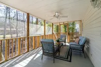 Decked Out Getaway Pine MTN Trail, Pet Friendly - 3-Star
