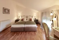 La Villa - balcony