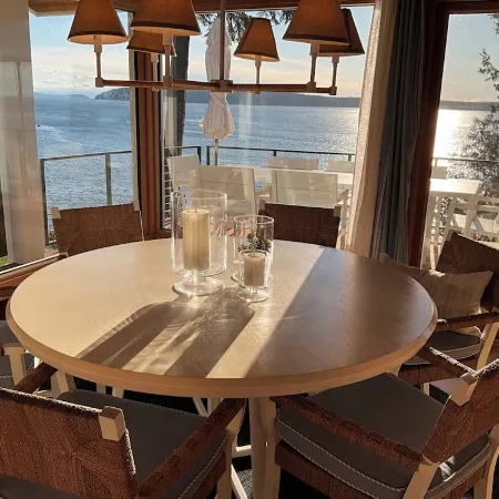 Magnificent up-close WATERFRONT "SunBright Le Reve"   Premier westside Orcas Отели в г. Истсаунд