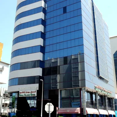 Royal Falcon Hotel Hotels near Union Metro Station