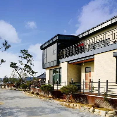 Jeongeup Mimi House Pension Отели рядом с достопримечательностью «Общественный стадион в Чонгыпе»