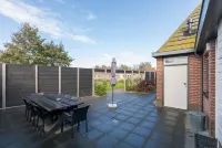 Holiday Home for 8 near Seaside Resort of Oostkapelle-Vrouwenpolder - Homestays