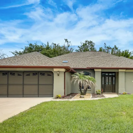 Weeki Wachee Retreat: Heated Pool and Fenced Yard